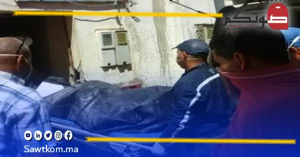 انبعاث روائح كريهة تقود لاكتشاف جثة متحللة داخل منزل